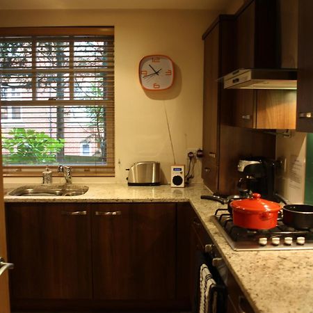 Canterbury Elms Court Appartamento Esterno foto